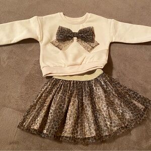 Kids Headquarters Cream and Leopard Print Set